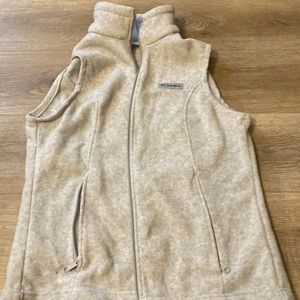 Women’s fleece Columbia Vest size M .
